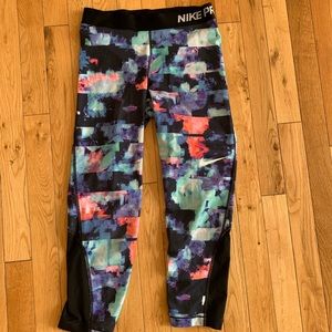 Nike pro dry fit cropped leggings